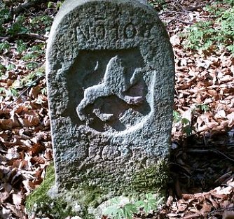 Grenzstein (Foto: J. Piper)
