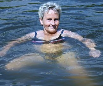 Der 1. Badegast (Foto: Wille)