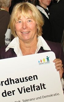 Freude &uuml;ber Schild (Foto: psv)