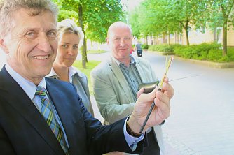 Oberb&uuml;rgermeister Klaus Zeh gab den Startschuss f&uuml;r den Breitbandausbau (Foto: Angelo Glashagel)