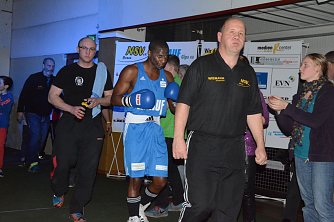 Der Schwede Clarence Goyeram beim Einlauf in den Ring (Foto: Sandra Arm)