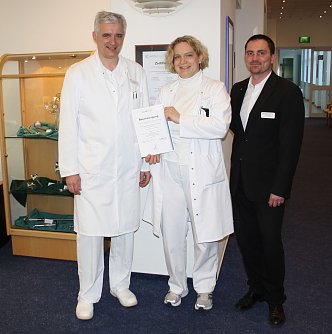 Das EndoProthetikZentrum der Helios Klinik Bleicherode hat die &Uuml;berpr&uuml;fung seines G&uuml;tesiegels erfolgreich abgeschlossen. (Foto: Helios Klinik Bleicherode)