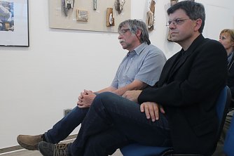 Die Autodidakten Bernd Luge (l) und Dr. Thomas Ludewig haben jeder ihren eigenen Zugang zu Natur und Kunst gefunden (Foto: Angelo Glashagel)