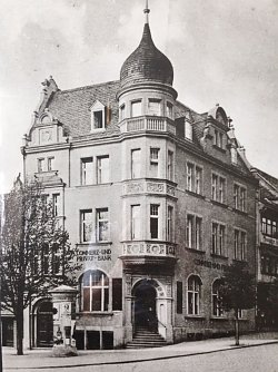 Einst residierte die Bank gegen&uuml;ber dem Nordh&auml;user Rathaus (Foto: Commerzbank Nordhausen)