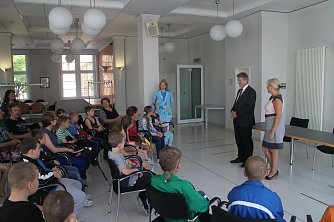 Begr&uuml;&szlig;t wurden die Kinder von Oberb&uuml;rgermeister Dr. Zeh und der zweiten Beigeordneten Hannelore Haase (Foto: Angelo Glashagel)