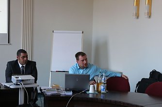 Verfassungssch&uuml;tzer Willsch: "gegen die Gro&szlig;m&auml;uler aufmunitionieren" (Foto: Angelo Glashagel)