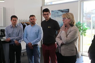 Ingenieur Sebastian Kupfer und SWG Chefin Inge Klaan (Foto: Angelo Glashagel)