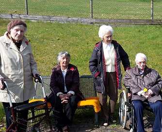 Fr&uuml;hlingsspaziergang des Mehrgenerationenhauses S&uuml;lzhayn (Foto: Franz Christian Meier)