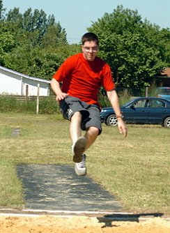 Behinderte feiern (Foto: nnz)