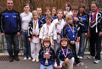 Heringer M&auml;dchen holten Pokal (Foto: nnz)