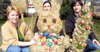 2000 Eier schm&uuml;cken den Garten (Foto: nnz)