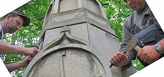 Bischofsm&uuml;tzen versetzen (Foto: nnz)