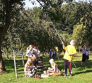 &Ouml;ffnen und danken (Foto: nnz)
