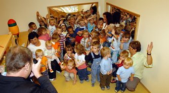 Kinder feiern Must&ouml;ppchen (Foto: nnz)