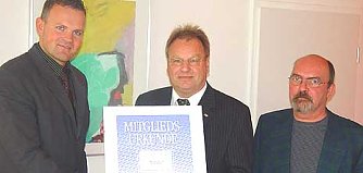 Gepr&uuml;ft und gebunden (Foto: nnz)