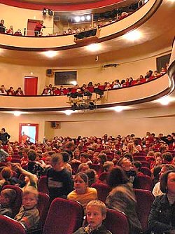 Das ganze Theater hatten die Kinder vom Landkreis Osterode belegt (Foto: Theater/I. Diete)
