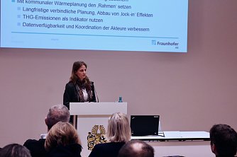 Dr. Christina Sager-Klau&szlig; sprach &uuml;ber die Herausforderungen die auf die Stadtplanung zukommen (Foto: Angelo Glashagel)