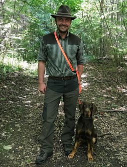 Torsten Mei&szlig;ner mit seinem Hund Salut. (Foto: privat)