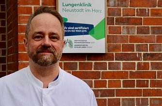 Dr. med. Bernd Kurz, Chefarzt der Neust&auml;dter Lungenklinik (Foto: agl)