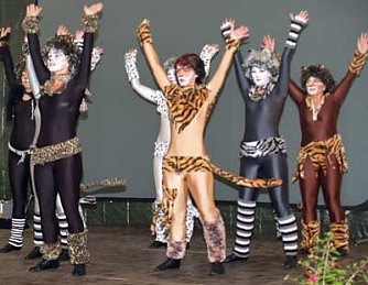 Kazten auf der B&uuml;hne (Foto: nnz)