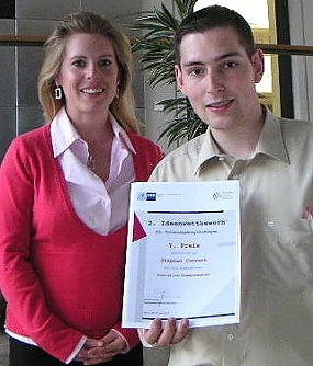 Mit Urkunden geehrt (Foto: fhn)