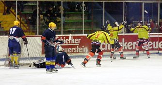 Harzer W&ouml;lfen gegen Adendorfer EC  (Foto: nnz)