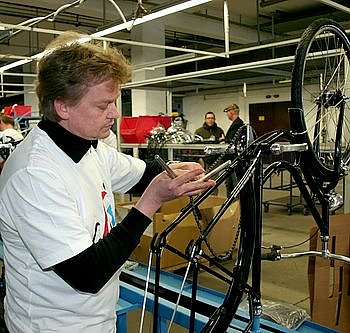 Montage der "Schwarzen" (Foto: Hellberg)