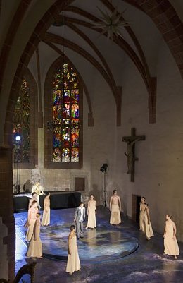 Diskussion in der Kirche (Foto: Graner)