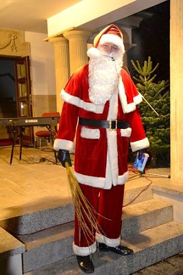 Immer zu Gast - der Weihnachtsmann (Foto: Nico Hofsommer)
