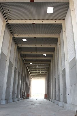 24 Meter hoch ist das Hochregallager (Foto: nnz)