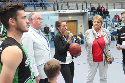 Christine Reinboth und Ute Schramm sprachen f&uuml;r die DKMS (Foto: Angelo Glashagel)