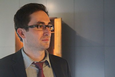 Dr. Stefan H&ouml;rdler befasst sich in seinem neuem Buch mit dem KZ System im letzten Kriegsjahr (Foto: Angelo Glashagel)