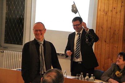 Die n&auml;rrische Zeit ist zwar vorbei, ganz bitterernst wurde es zur ersten Sitzung des Bleicher&ouml;der Stadtrates im neuen Jahr aber noch nicht (Foto: Angelo Glashagel)