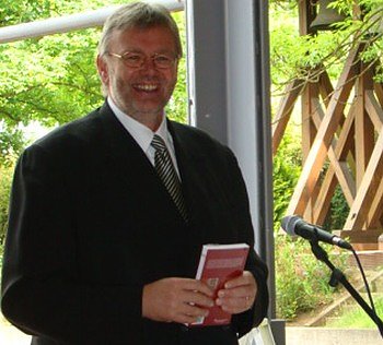 Erster Band &uuml;bergeben (Foto: J. Seifert)