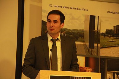 Dr. Stefan H&ouml;rdler er&ouml;ffnete die Ausstellung (Foto: Angelo Glashagel)