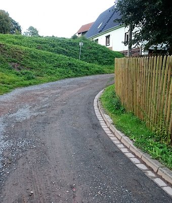 Wurde aufgef&uuml;llt: die Pfarrgasse in Appenrode. (Foto: privat)