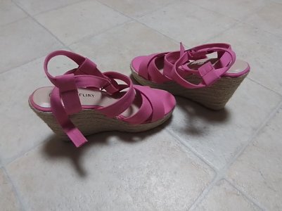 Schicke Keilsandaletten pink (Foto: )