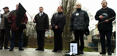 Nur wenige trauerten (Foto: nnz)