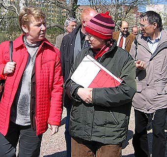 Besuch auf der Baustelle (Foto: nnz)