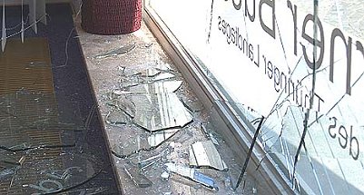 Anschlag auf B&uuml;ro (Foto: nnz)