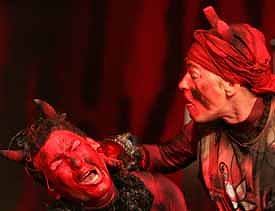 Goldene Haare im Theater (Foto: nnz)