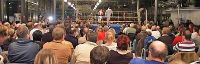 Boxen im Autohaus (Foto: nnz)