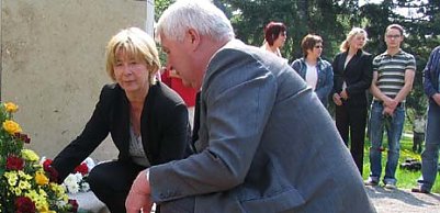 Kr&auml;nze niedergelegt (Foto: nnz)