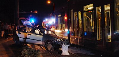 PKW &uuml;bersah Stra&szlig;enbahn (Foto: nnz)