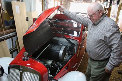 Rund 2000 Arbeitsstunden hat Herr Waltena in seinen Traum gesteckt (Foto: agl)