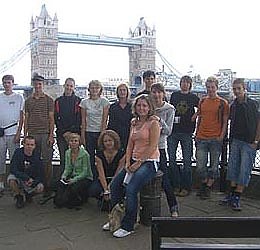 Vor dem Tower (Foto: nnz)