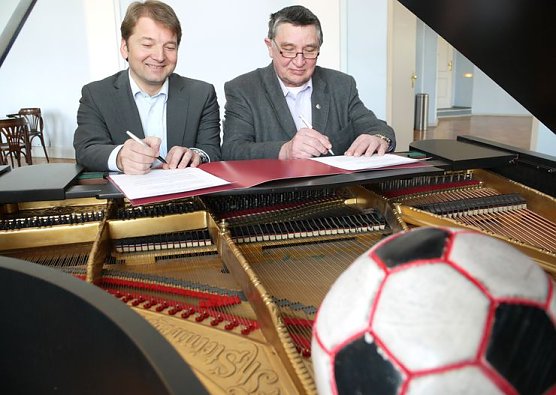 Kooperation unterzeichnet (Foto: nnz)