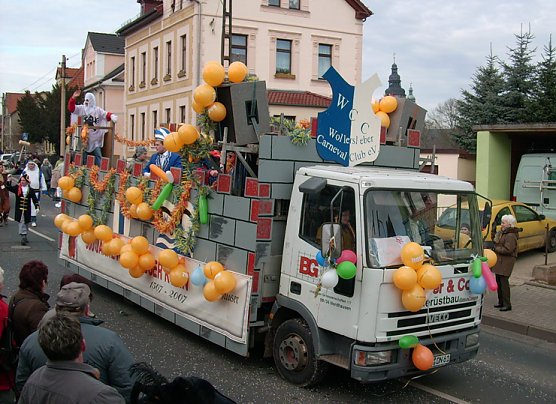 Wollersleben bei Rosenmontagsumzug 1 (Foto: Karl-Heinz Herrmann) Wollersleben bei Rosenmontagsumzug 1 (Foto: Karl-Heinz Herrmann)