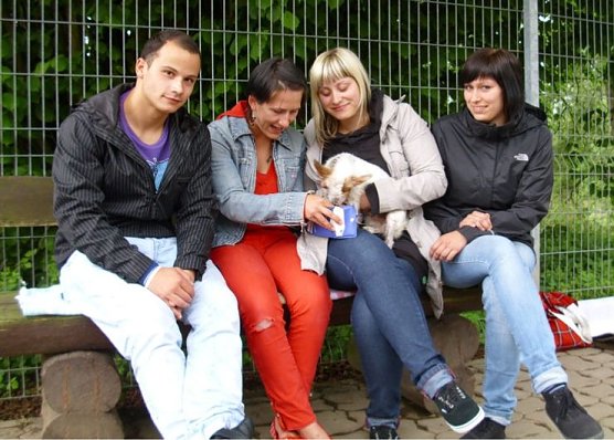 Spende &uuml;bergeben (Foto: C. Knust)