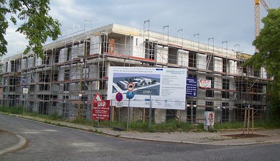 Rohbau ist fertig (Foto: HABAU Heringen)